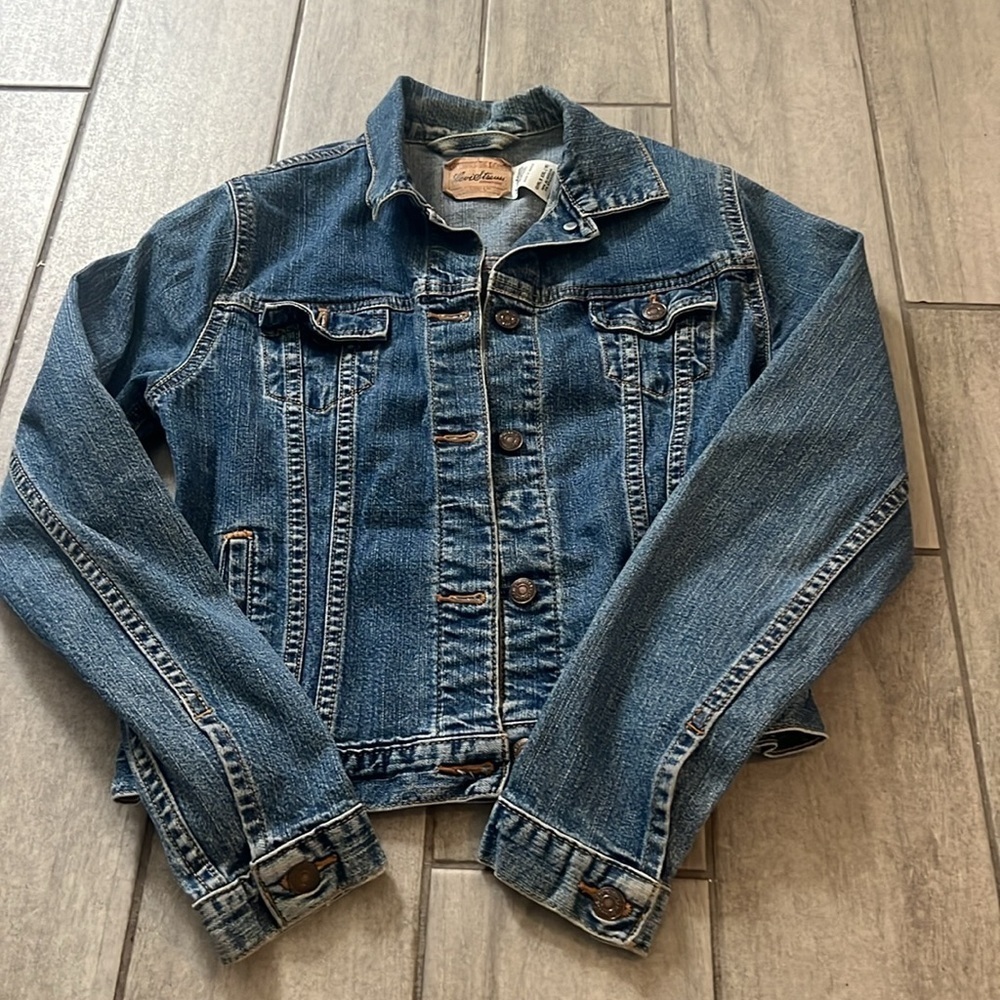 Y2K,Levi's Strauss, Trucker Denim Jean Jacket Small S/4,Medium Wash, Price Firm - Picture 2 of 9